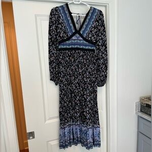 In Loom Floral Back Lace V-Neck Dress